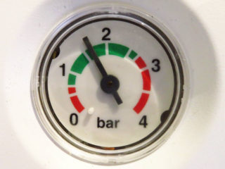 Round Worcester Greenstar boiler pressure gauge